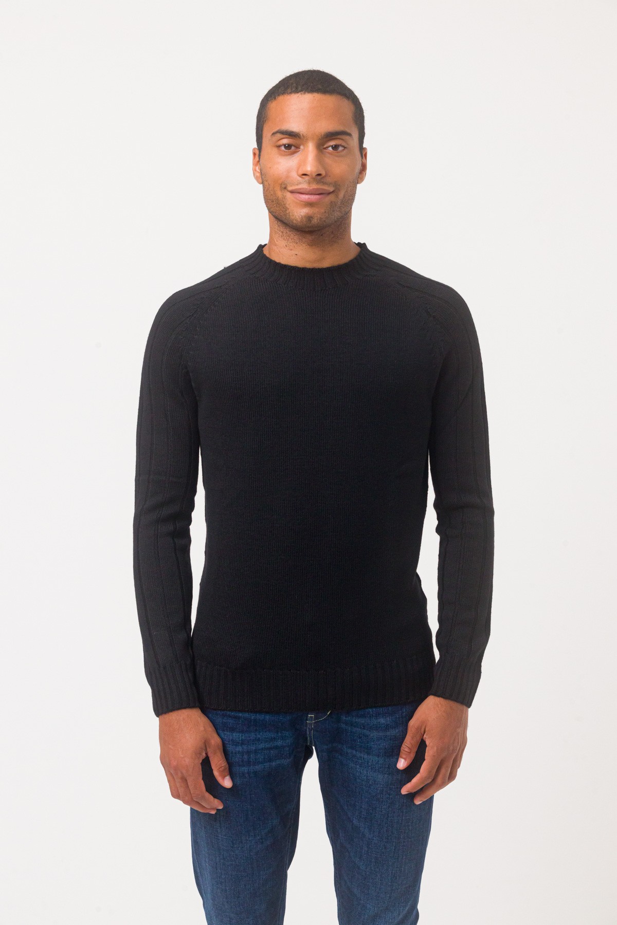 maglione-nero-225fsk-1.jpg
